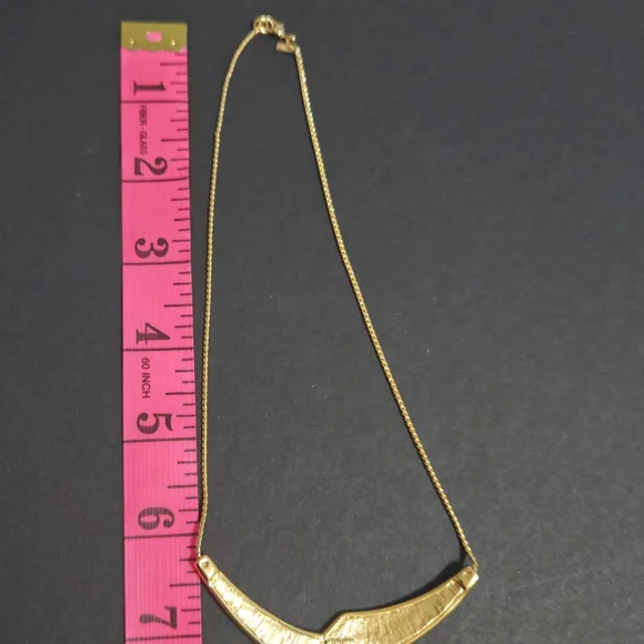 Monet Signed Vintage Black & Gold Retro Necklace - Picture 5 of 7